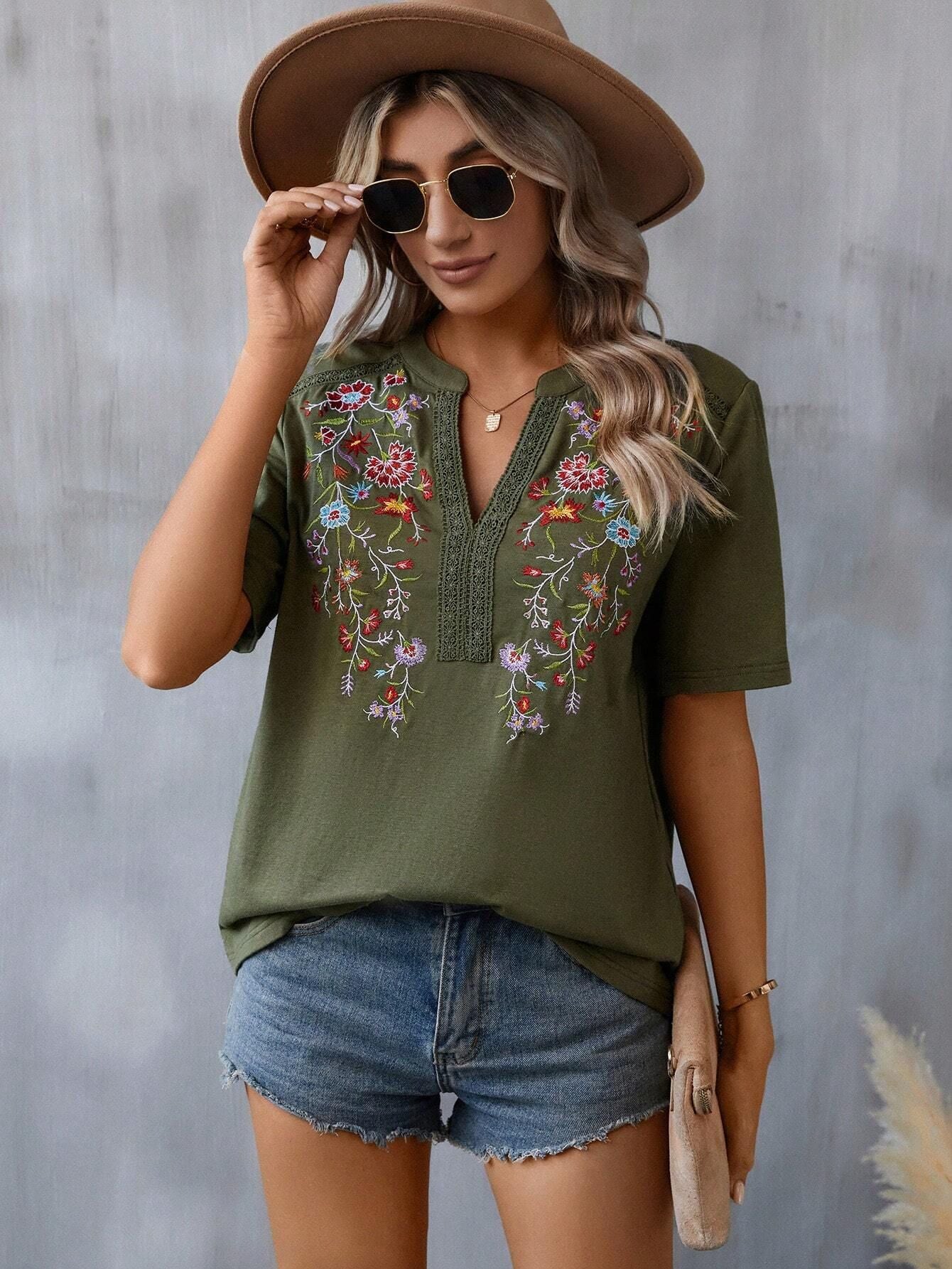 2025 Europe, America,   summer new fashion 10,000-needle embroidered splicing lace lace top women's T