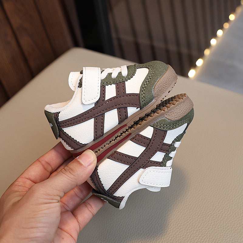 Kids' athletic shoes: new spring/autumn  collection - boys' white sneakers, girls' casual shoes, first walking shoes, and skate shoes