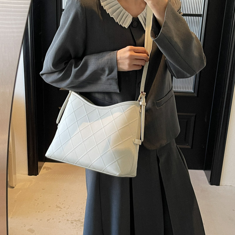 Rhombus small bag women's bag 2025 summer new trendy Korean version versatile shoulder bucket bag Internet celebrity fashion messenger bag