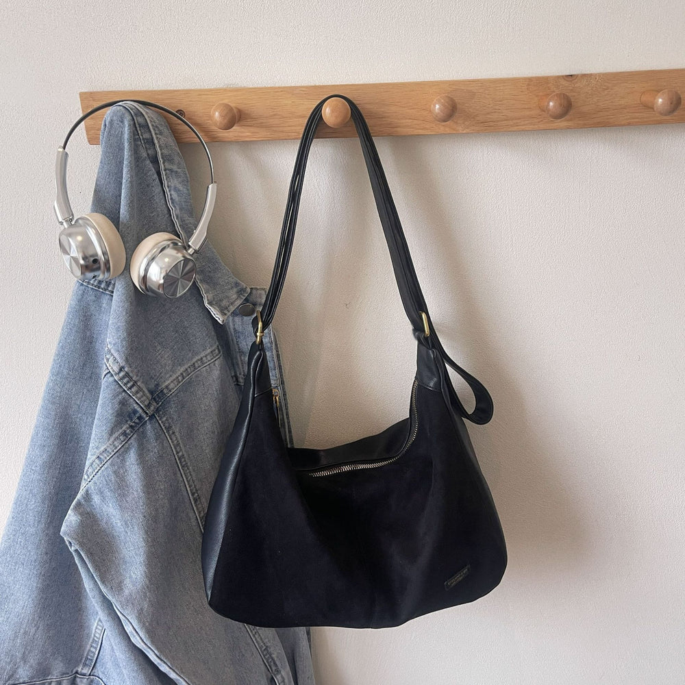Korean style minimalist suede shoulder bag for women, new autumn 2025 collection, large capacity, fashionable niche design, commuter crossbody bag