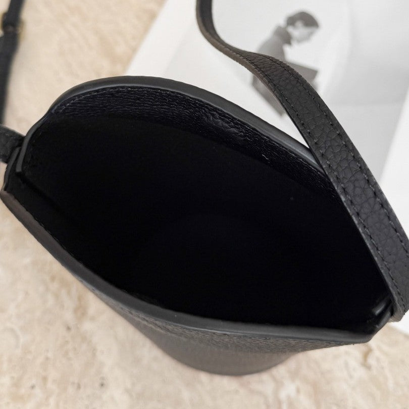 New women's bag 2025 hot style bucket bag vertical style mobile phone small bag genuine leather texture shoulder crossbody bag