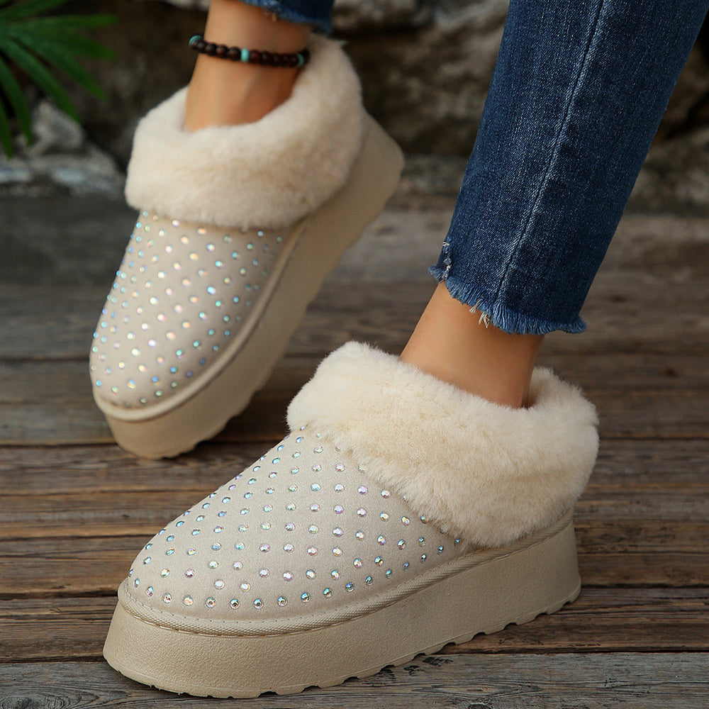 Wholesale plus-size women's autumn snow boots: new styles for independent e-commerce stores, featuring rhinestone embellishments, suede, fleece lining, extra thick padding, and warm, chunky soles