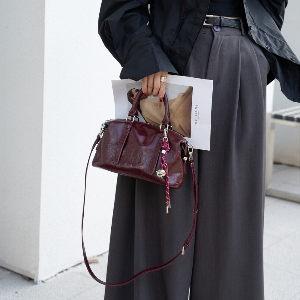 2024 fall/winter new women's bag: oil wax leather boston pillow bag - vintage, casual, versatile handbag & crossbody bag