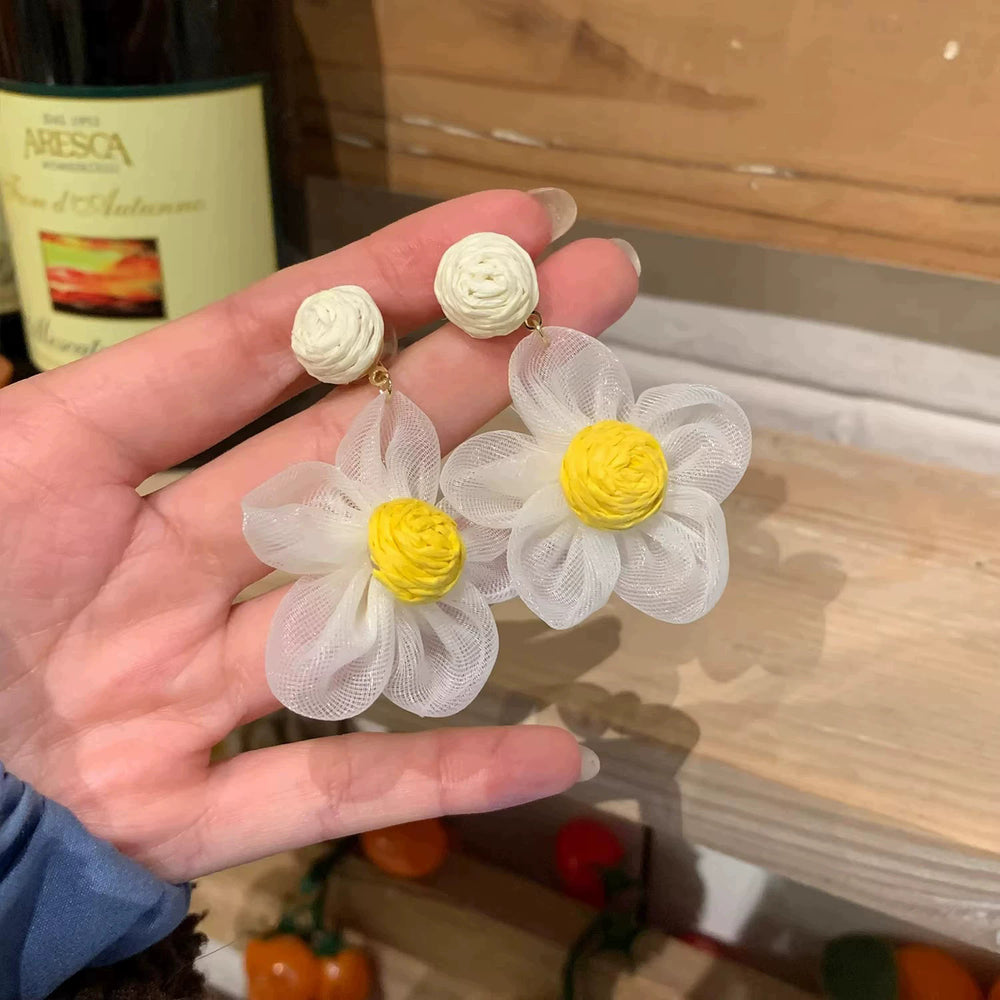 Spring break style white floral earrings - unique dopamine studs, niche design, versatile earrings