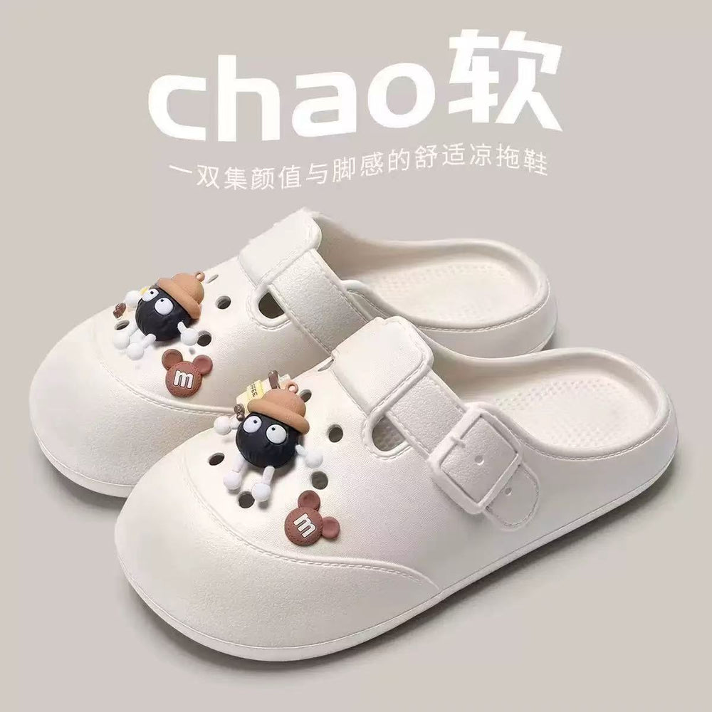 2026new arrival croc shoes women's outwear stomping on shit cartoon popular non-slip beach baotou sandals women's summer