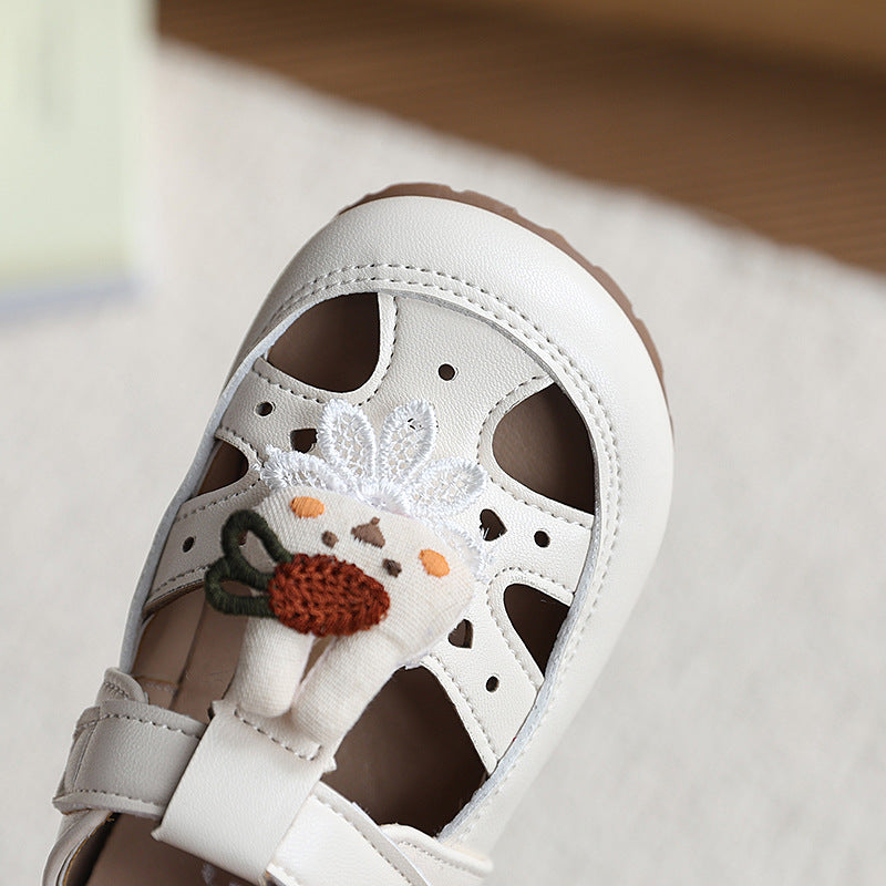 Custom girls' anti-slip sandals - new summer collection: stylish cartoon soft-soled hollow-out flats, versatile little leather shoes for kids
