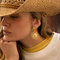 Wholesale sun-shaped earrings: cross-border retro trendy earrings, niche light luxury, high-end stud earrings, smiley face dangle earrings for women