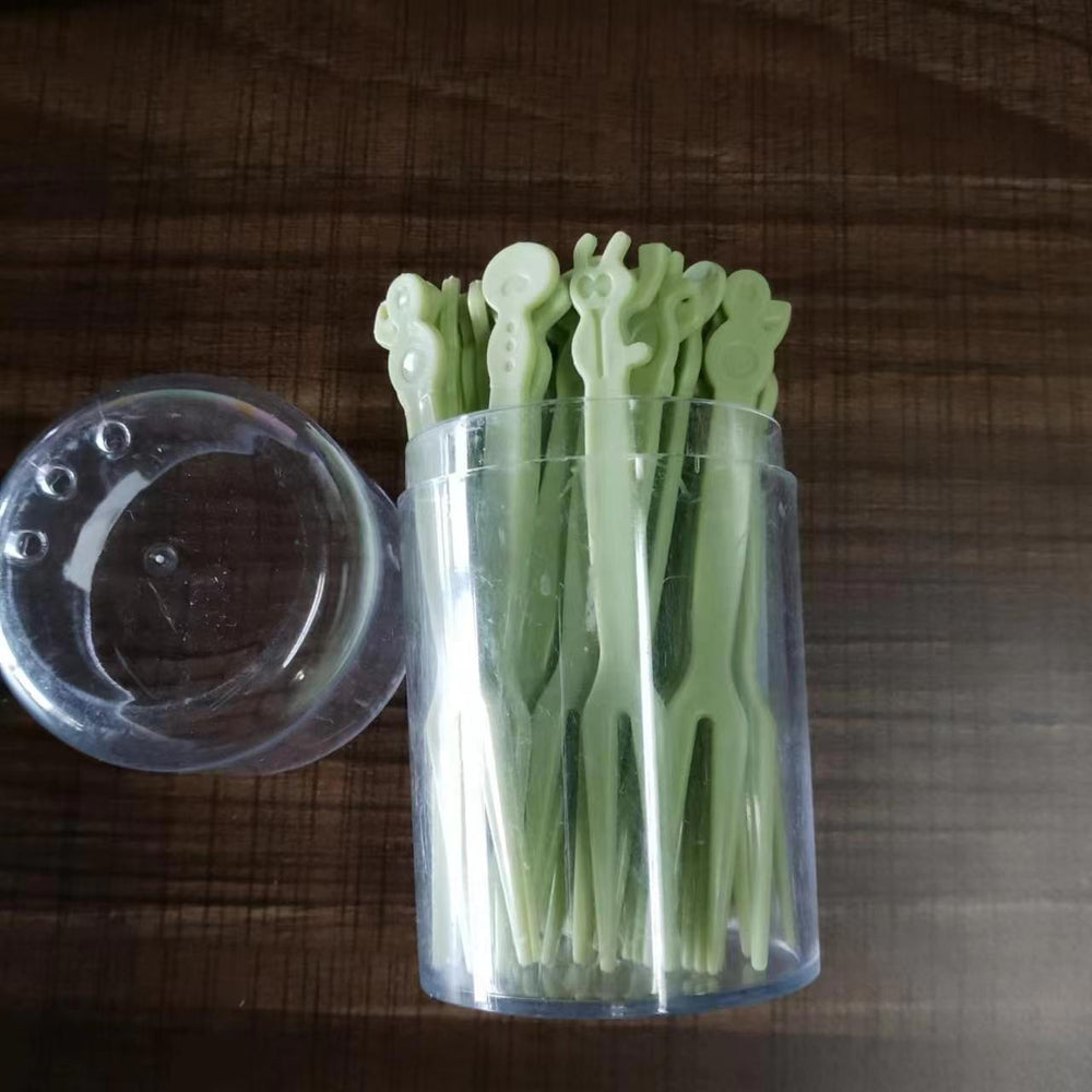 Japanese cartoon fruit picks creative children's food forks cake forks cute animal dessert forks plastic fruit forks