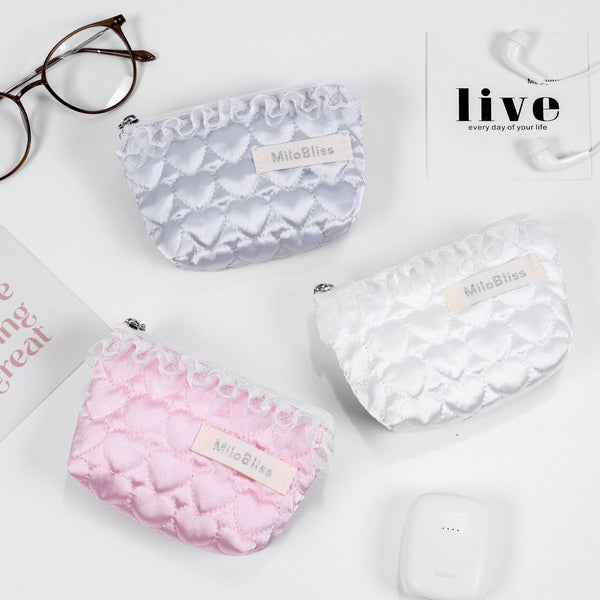 New cute cosmetic bag large capacity high value women's change bag portable niche storage bag clutch bag
