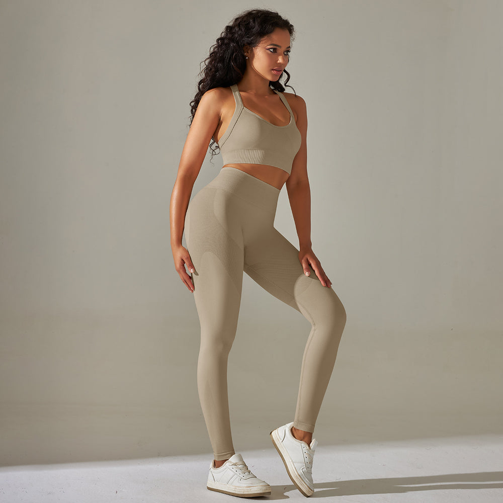 New seamless yoga set: high-waisted peach lift leggings with criss-cross back bra - sweat-wicking workout outfit for running and fitness