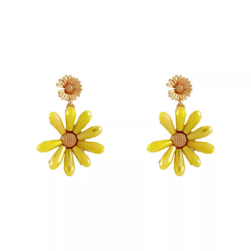 Dopamine chic yellow earrings - vintage daisy flower studs - vacation vibe - luxury & high-end dangle earrings