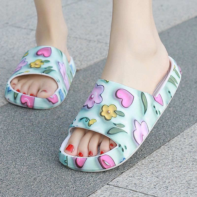 Embossed floral slippers - women's summer 2024 new beach sandals, indoor/outdoor home slippers, non-slip men's slippers wholesale