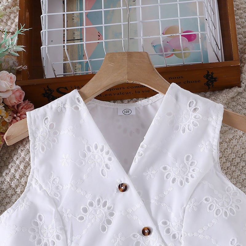 girls' outfit:  spring/summer new arrival - elegant v-neck crochet vest and casual shorts two-piece set
