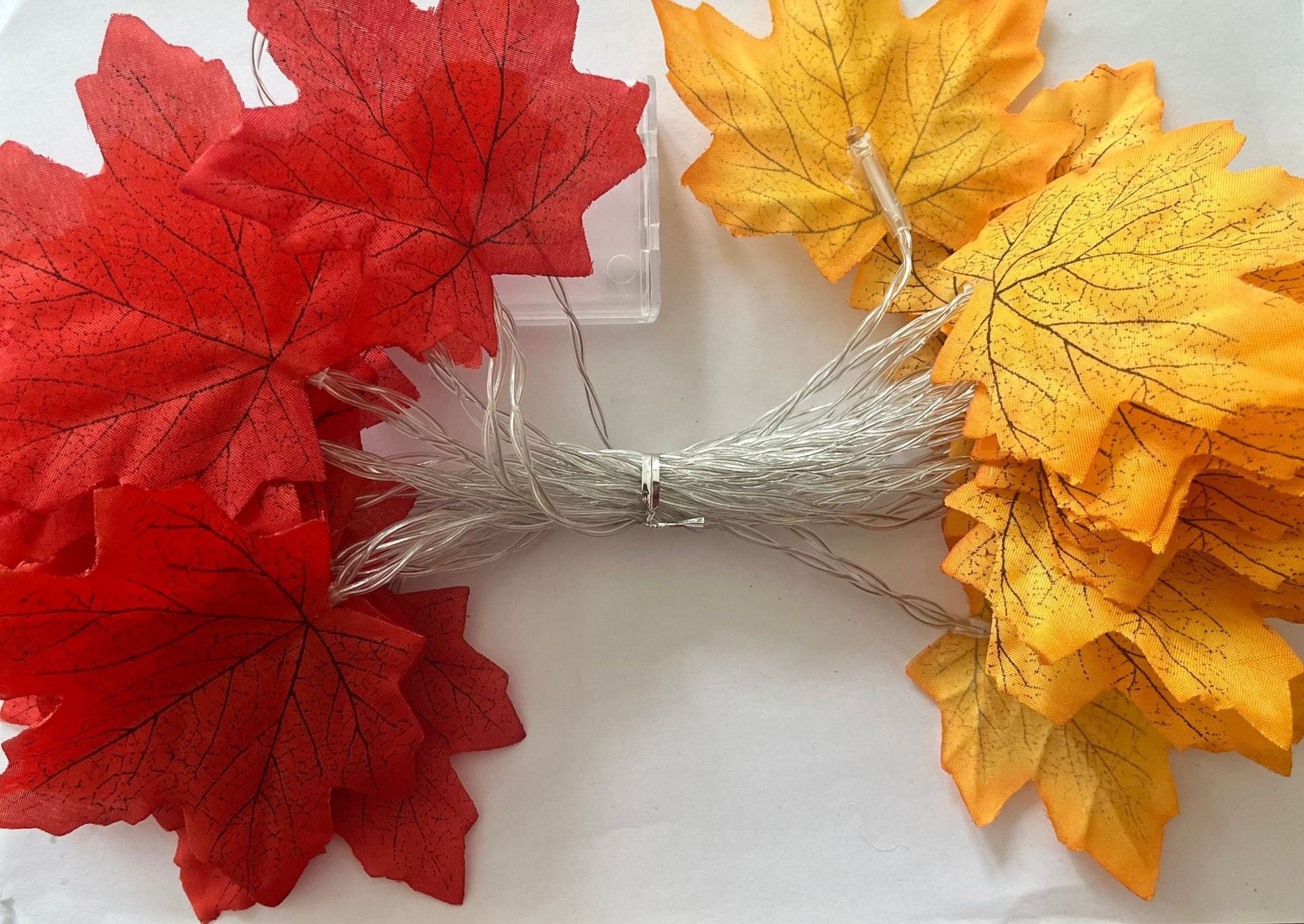 Cross-border led maple leaf light string creative Christmas Thanksgiving battery box lights simulation maple leaf outdoor decorative lights