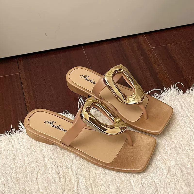Niche, high-end, retro-style thong sandals - french-inspired low-heel flip-flops for women, new summer 2026 collection, perfect for outdoor wear