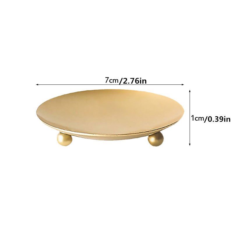 European retro minimalist wavy iron candle holder with electronic candles for a romantic ambiance in living room or dining table
