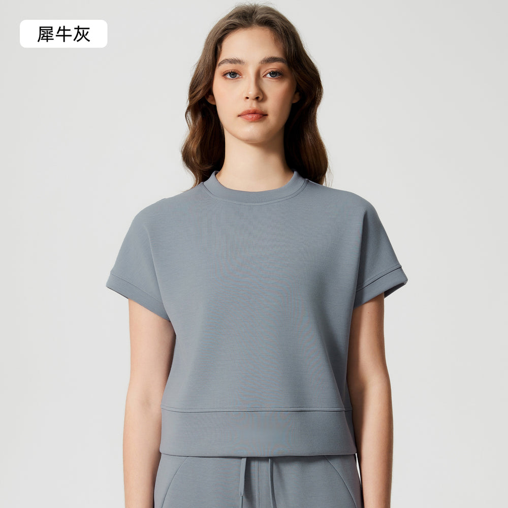 Women's casual activewear set: loose-fit breathable short-sleeve t-shirt & air layer shorts - perfect for yoga & workout