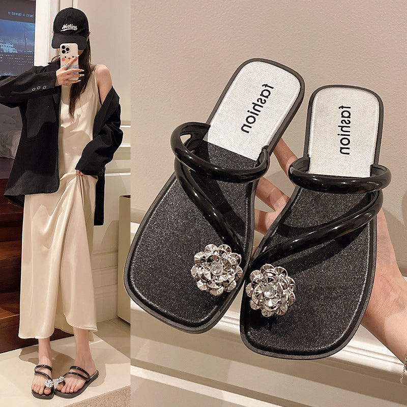 Women's slippers for outdoor wear - 2025 summer new arrivals: trendy, fashionable women's chunky heel flat sandals, thong sandals, and flip-flops