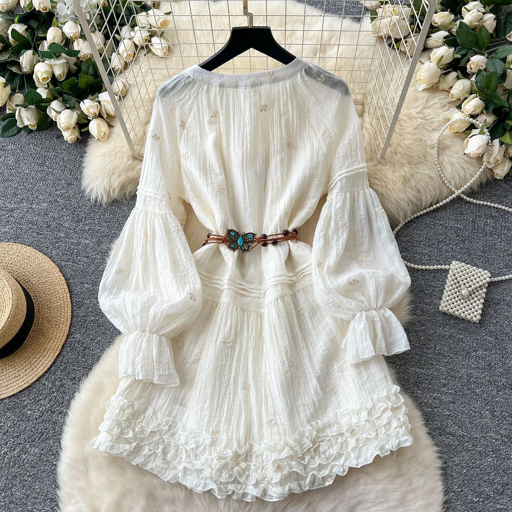 Vacation-style dress for women, spring  collection: french-inspired tie-waist, single-breasted, lantern sleeve, ruffle-trimmed fairy mini dress