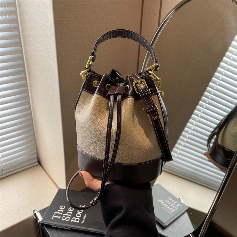 Foreign orders are popular this year, niche bags 2025 new women's bags, fashionable and versatile messenger bags, commuter hand-carried bucket bags.