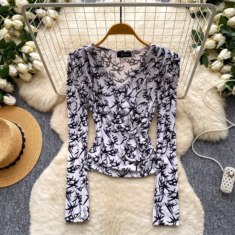 Sophisticated leopard print v-neck shirt: breathable, skin-friendly, long-sleeved top for women - perfect for summer, work, and a slimming, versatile look