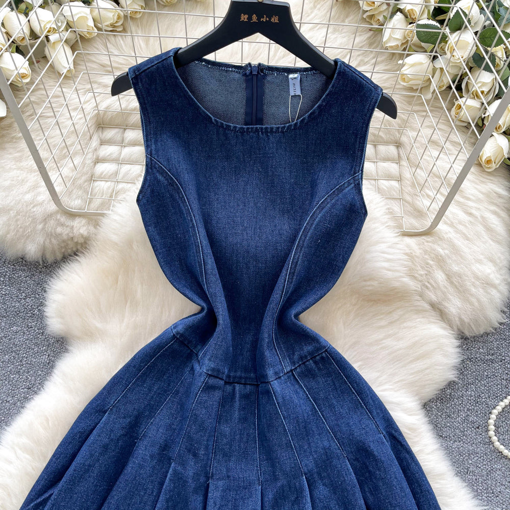 Classy sense of niche fashion sleeveless round neck denim dress for women summer waist slimming lookelegant pleated vest dress