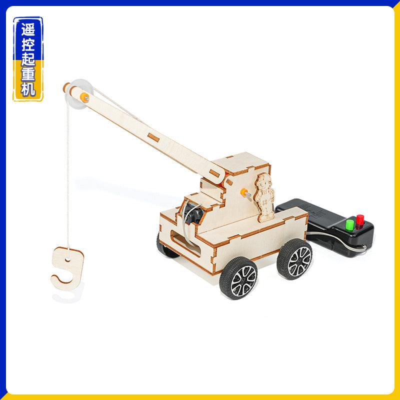Remote control crane technology small production wooden handmade DIY splicing primary school students small invention STEAM educational teaching aids