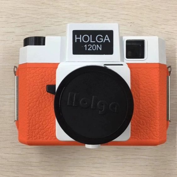 Holga 120n color film camera - leaky master, black plastic resin slr, compatible with color flash