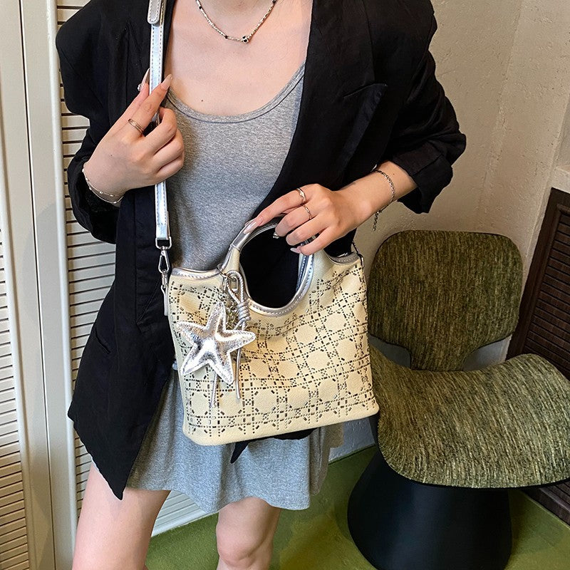 French underarm bag, high-end portable tote bag, commuter high-end sense, large-capacity women's versatile shoulder messenger bag bag