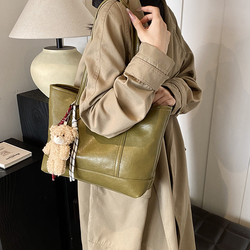 Retro large-capacity bag women's 2025 winter new shoulder bag fashionable foreign style fashionable commuter tote bag