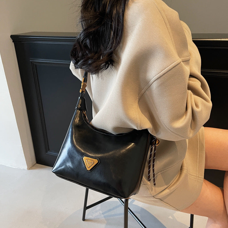 Commuting classy sense super popular hand bag women 2025new arrivaleasiest for match dumpling bag fall and winter maillard shoulder crossbody bag