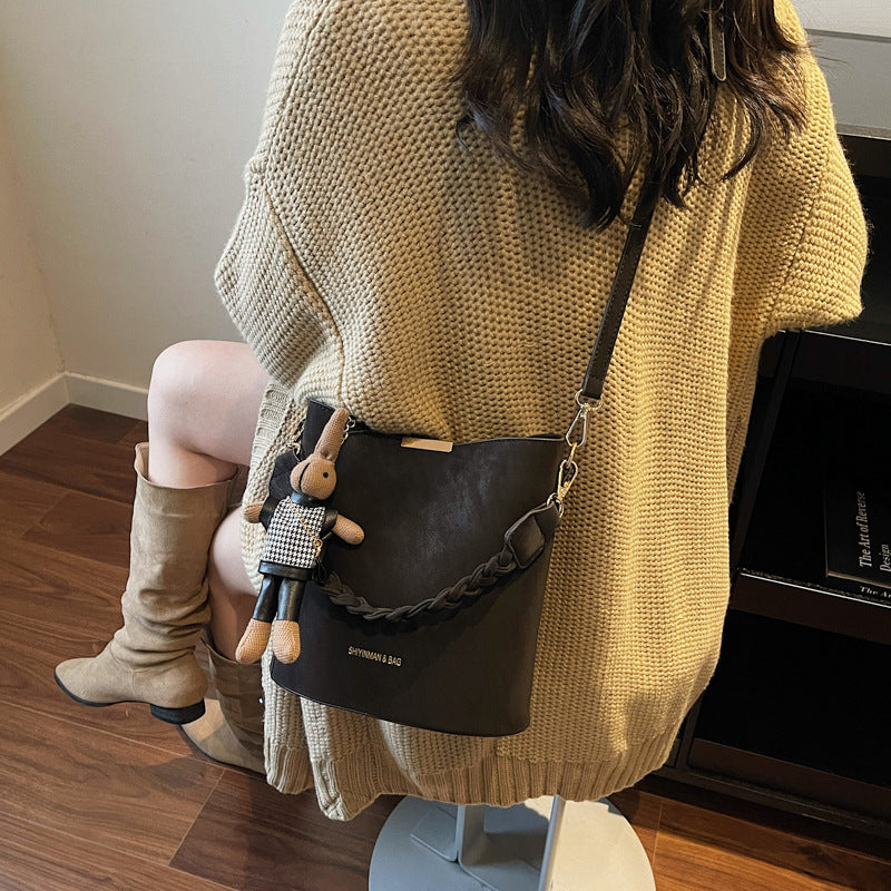 2025 new fashion women's bag - casual, minimalist, high-capacity, stylish shoulder bag, underarm bag, crossbody bag, and tote bucket bag