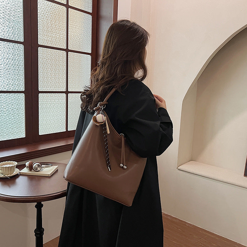 Retro bag women's large capacity 2025 new autumn and winter casual shoulder messenger bag versatile work commuter dumpling bag