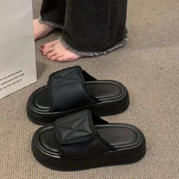 Women's summer new arrival slippers - outdoor wear, hook-and-loop closure, platform chunky sole, cloud-like comfort, high-end style, versatile beach flip-flops