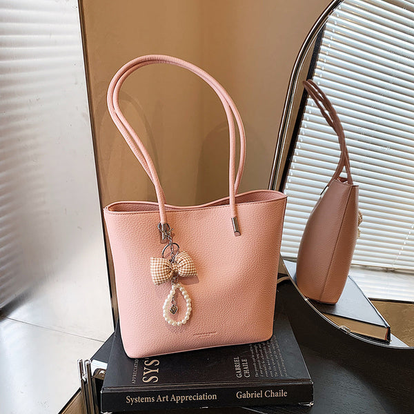 Textured niche soft leather women's bags 2025 new models are popular this year, vegetable baskets, bucket bags, portable shoulder bags