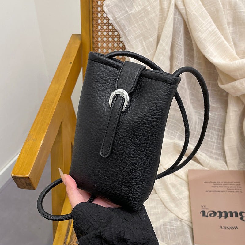 Foreign order advanced sense simple small bag women 2025 new spring and summer casual lightweight shoulder messenger bag mobile phone bag