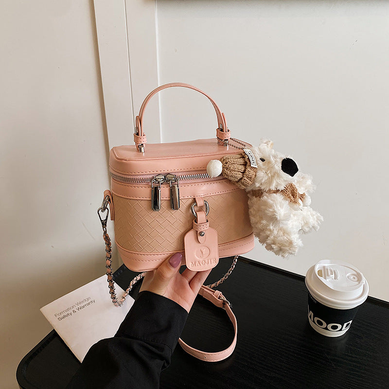 2025 new women's bag Internet celebrity weaving light luxury Internet celebrity box bag texture commuter shoulder bag fashion bag