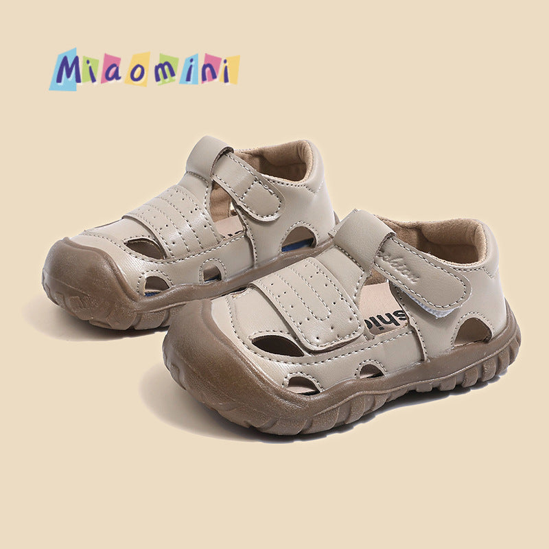 Kids' hollow-out breathable sandals, anti-collision soft sole, non-slip first walker shoes, summer closed-toe anti-kick shoes for boys and girls, ages 1-4