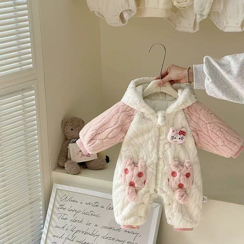 Infant winter cotton-padded romper, thickened baby girl's fleece-lined hooded jumpsuit, cute cartoon super adorable fuzzy sweater