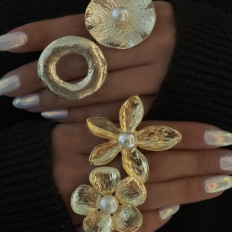 Wholesale statement rings: new cross-border e-commerce jewelry - unique irregular zinc alloy women's flower rings
