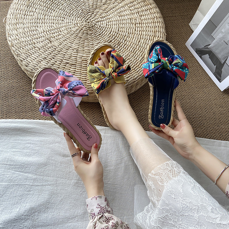 Women's summer sandals & slippers 2023: new fashionable sweet & girly style with bow detail, perfect for beach & casual wear - flat, one-strap design