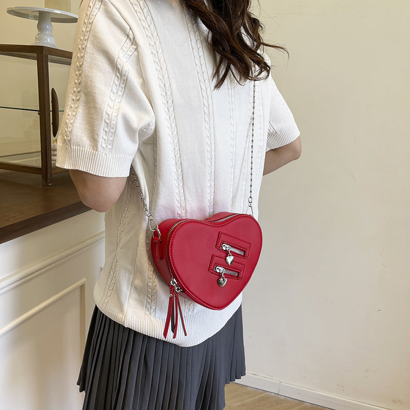 Foreign trade love-shaped small bag women's 2025 new high-end versatile women's bag fashionable and popular chain messenger bag