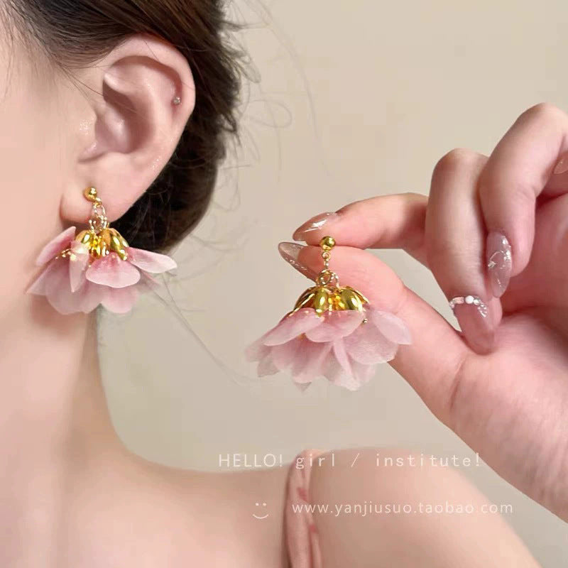 Spring break style white floral earrings - unique dopamine studs, niche design, versatile earrings
