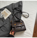 High-end retro small bag for women 2025 autumn new arrivalniche styleeasiest for match small square bag super popular light luxury shoulder satchel bag