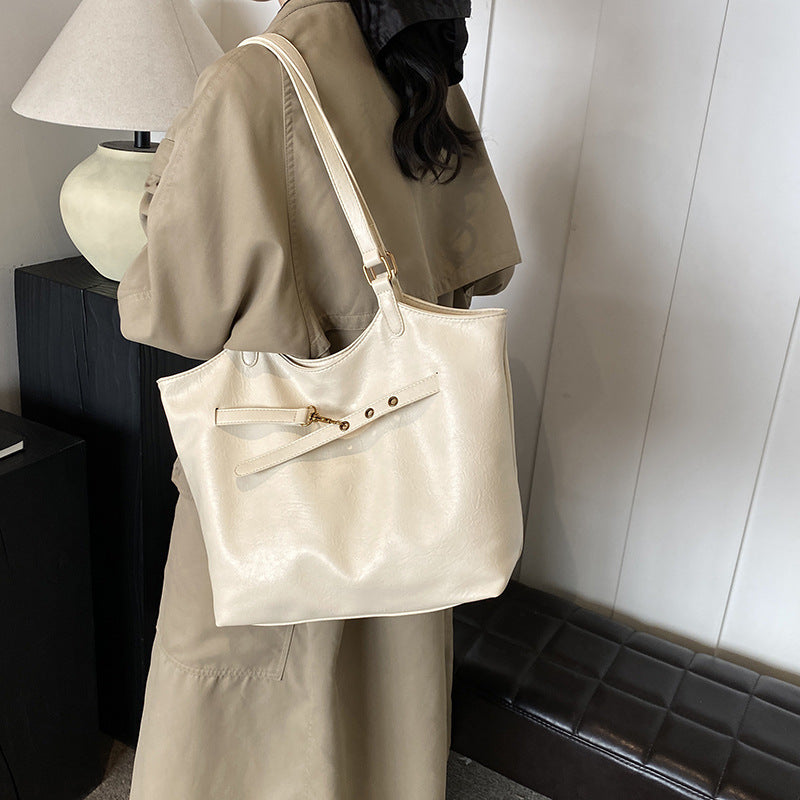 Commuter retro niche matte underarm bag women's 2025 new autumn and winter versatile shoulder bag portable tote bag