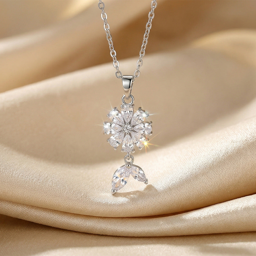 Popular internet celebrity fashion inlaid zirconium necklace for women accessible luxuryniche styleeasiest for matchelegant copper gold-plated non-fading clavicle chain jewelry
