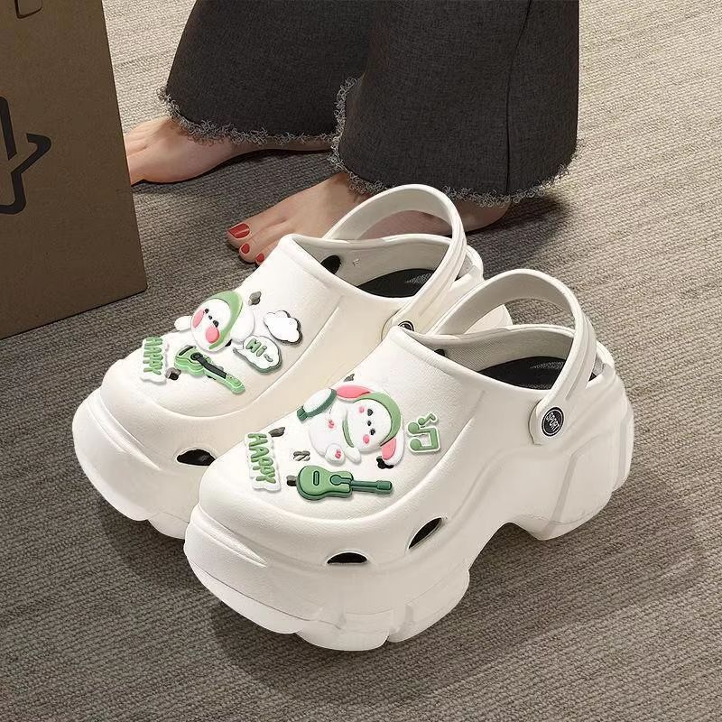 Women's clogs - new 2024 summer collection: chunky sole, non-slip, trendy office-ready, height-increasing, closed-toe sandals for beach and everyday wear