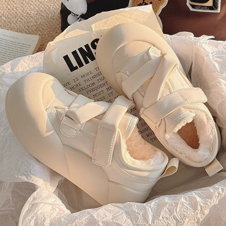 2025 winter new fleece-lined white sneakers: ins-style slip-ons, versatile, warm, and unique casual shoes for women