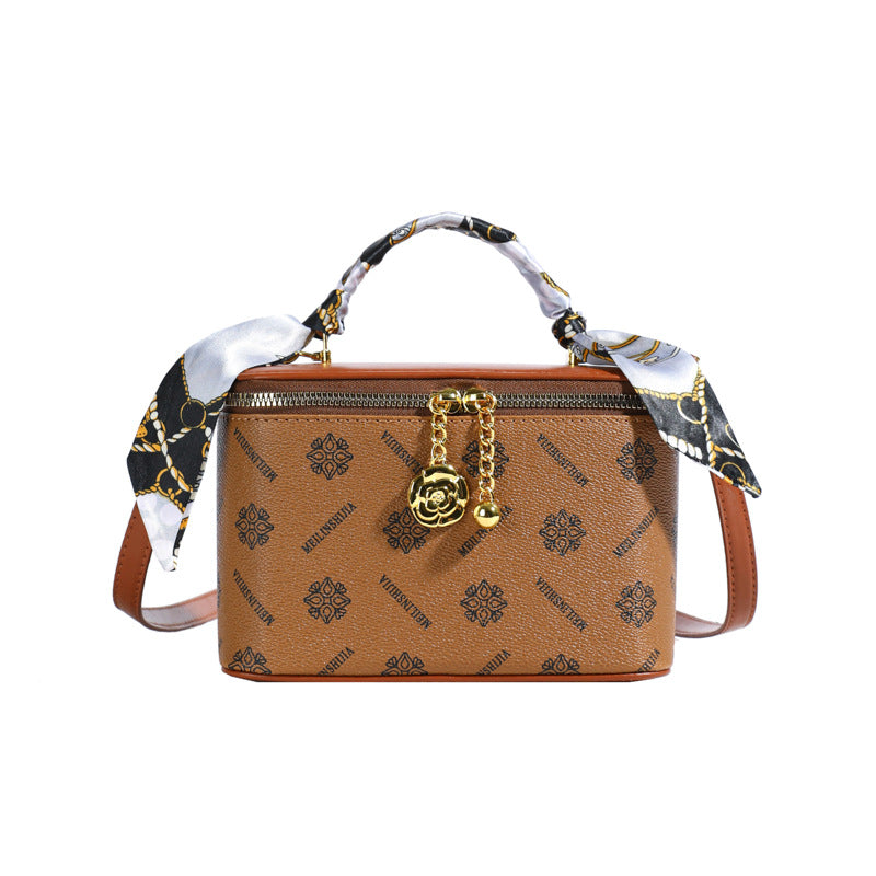 2025 new box bag silk scarf high-end fashion printed letter versatile shoulder crossbody small square bag