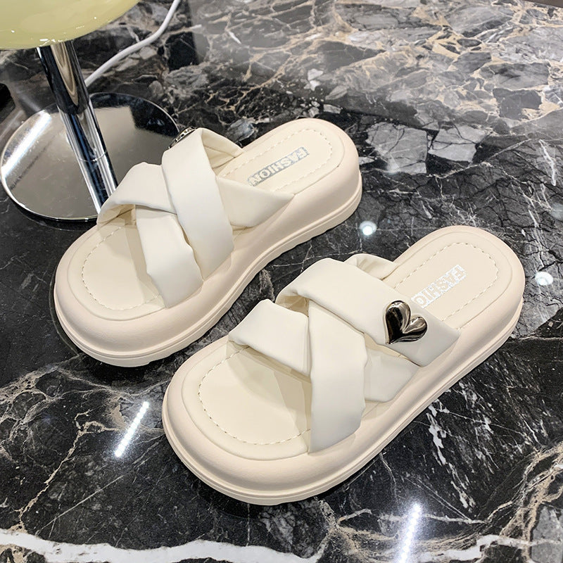 Sandals women wear 2024 new summer muffin thick-soled beach slippers light stepping on shit feeling small fragrant wind word sandals